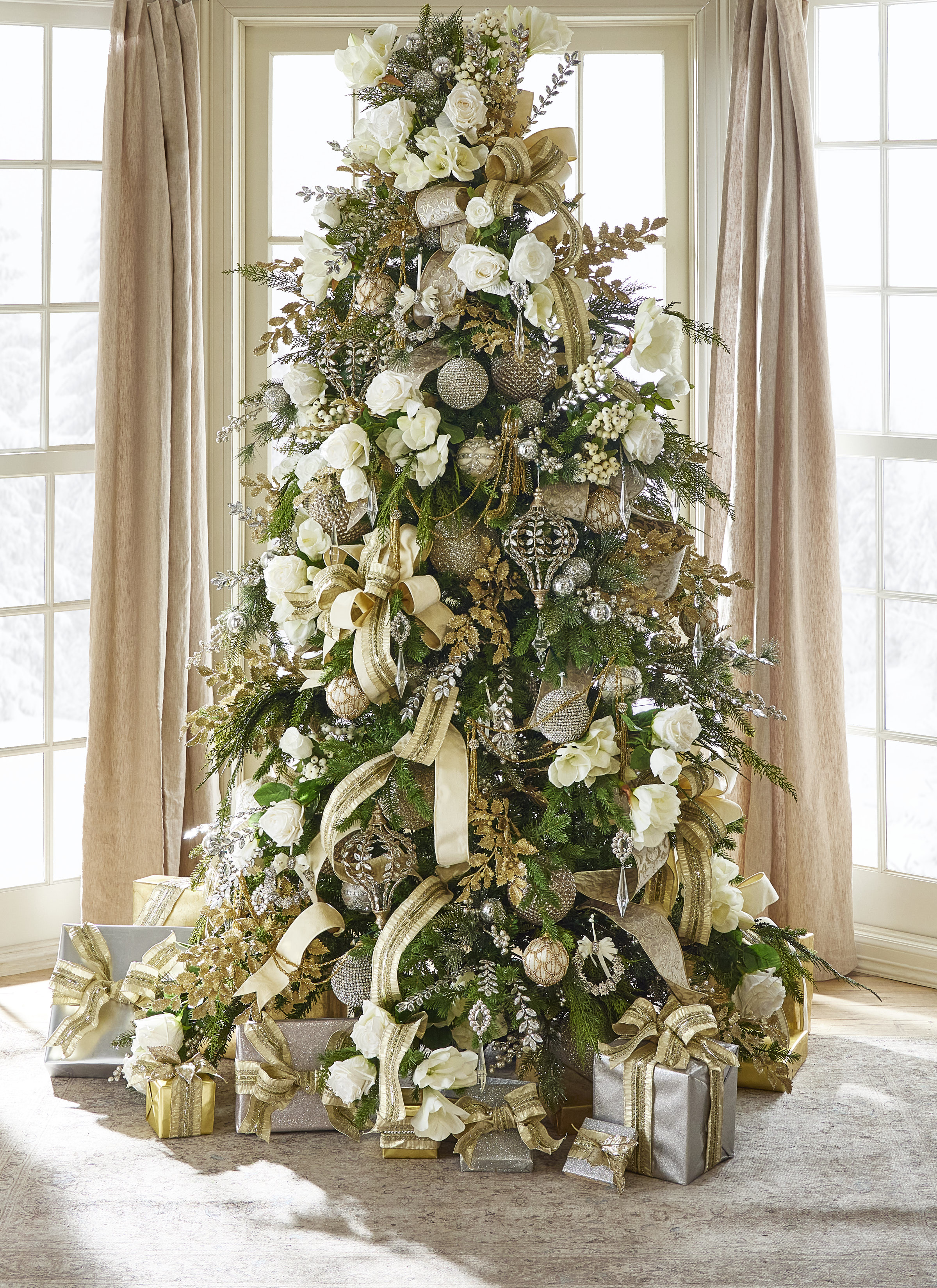 25 Creative and Beautiful Christmas Tree Decorating Ideas | Christmas tree  themes, Beautiful christmas trees, Beautiful christmas